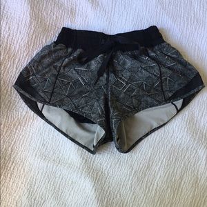 Lululemon hotty hot short